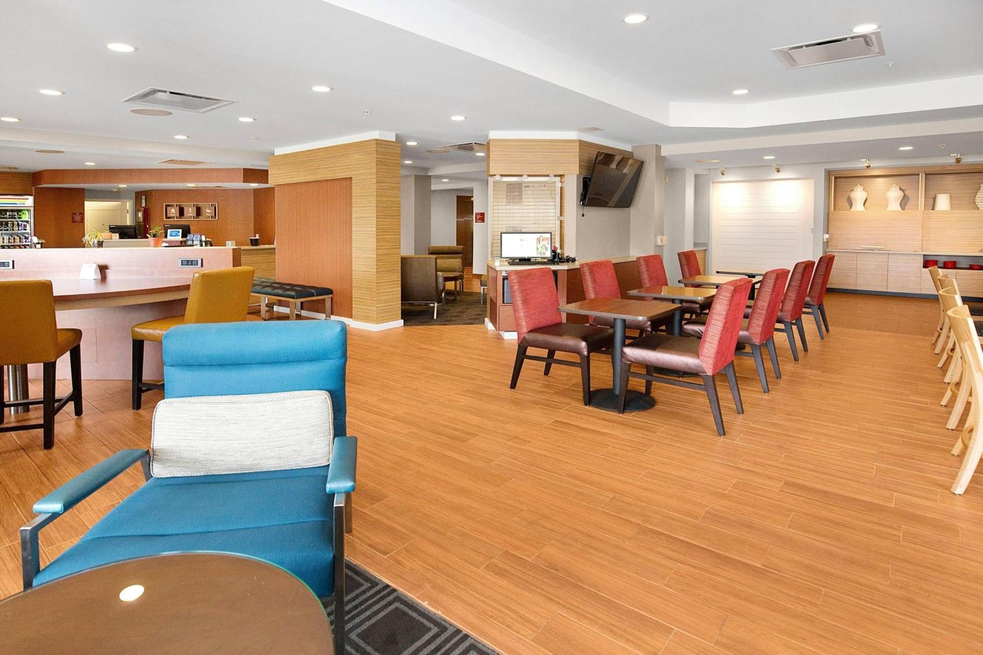 Towneplace Suites By Marriott Pittsburgh Harmarville Экстерьер фото